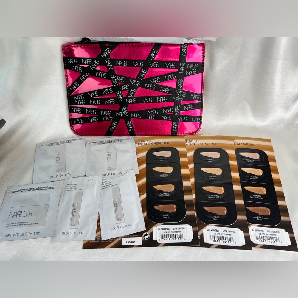Nars Zip Pouch and Samples Set